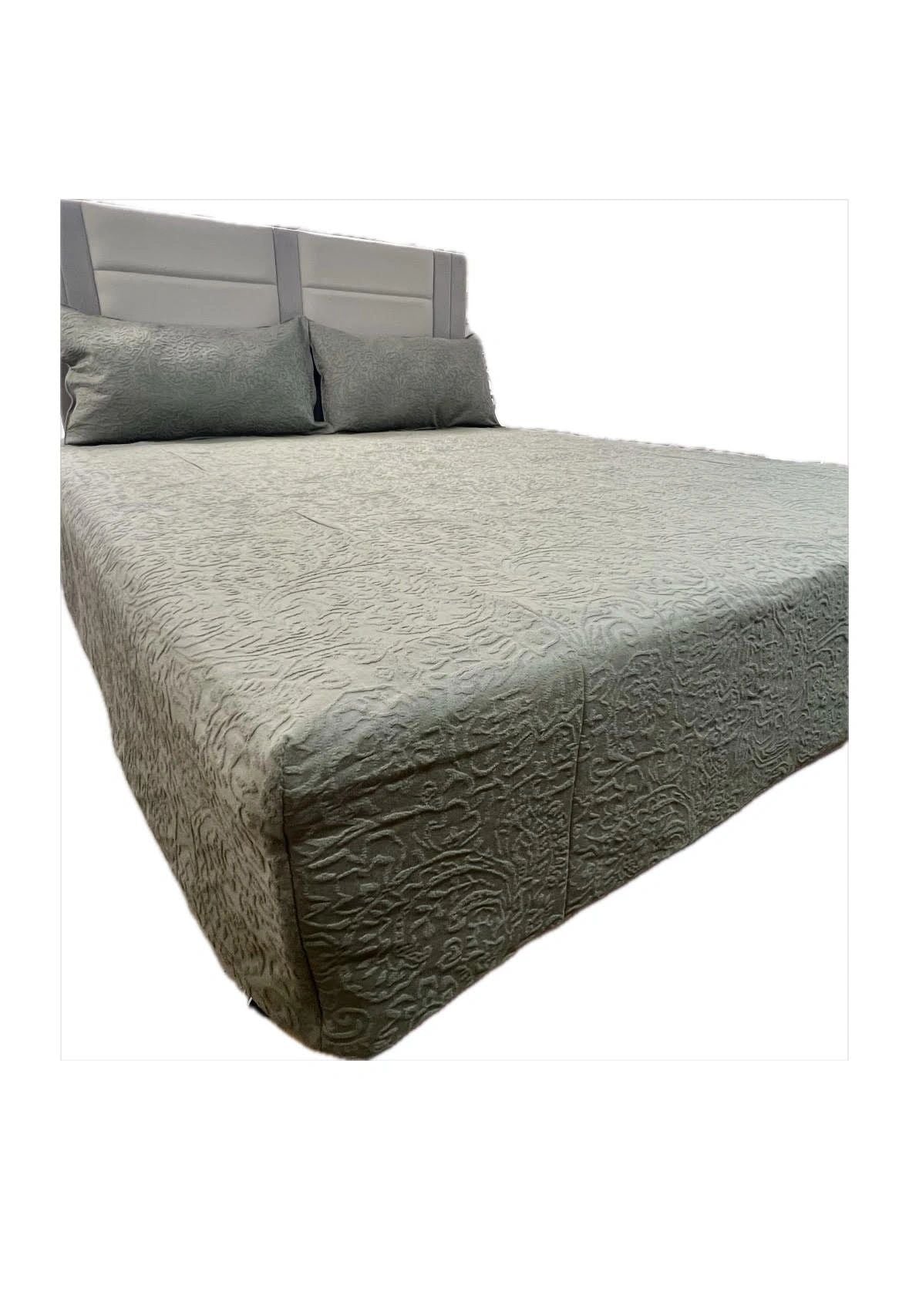 Olive Branch Bedspread + 2 Pillow Shams