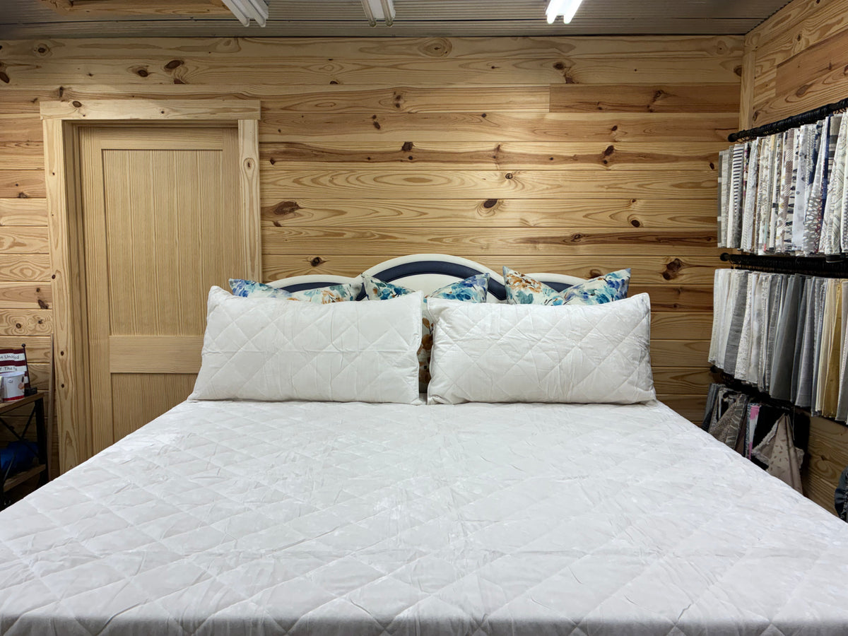 Luxurious Velvet Quilt - RV Fitted or Residential Corners - King and Queen - Washable