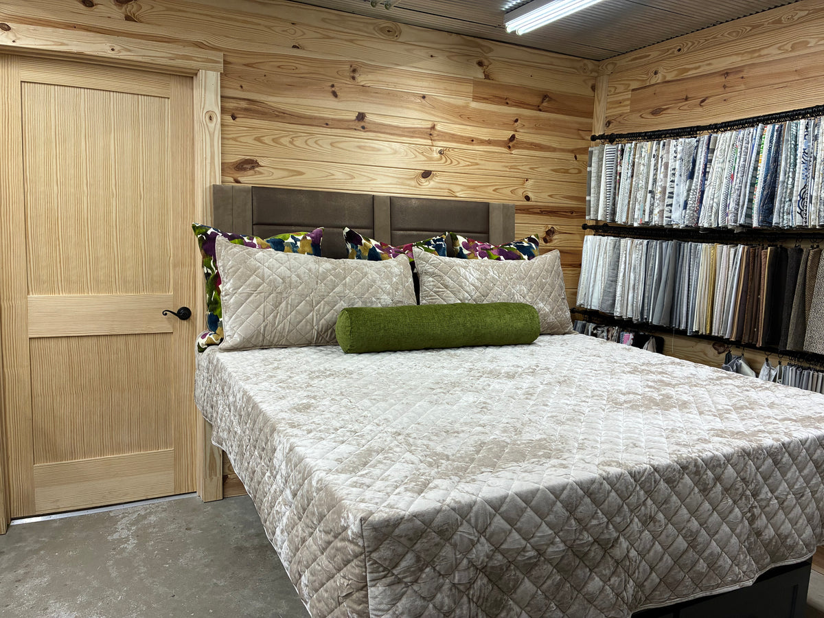 Luxurious Velvet Quilt - RV Fitted or Residential Corners - King and Queen - Washable