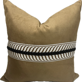 The Safari Pillow