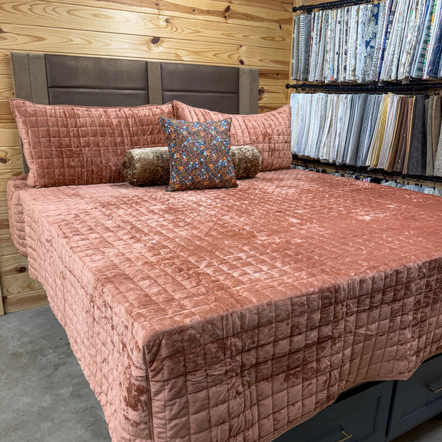 Luxurious Velvet Quilt - RV Fitted or Residential Corners - King and Queen - Washable