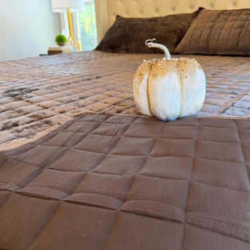 Luxurious Velvet Quilt - RV Fitted or Residential Corners - King and Queen - Washable