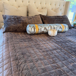 Luxurious Velvet Quilt - RV Fitted or Residential Corners - King and Queen - Washable
