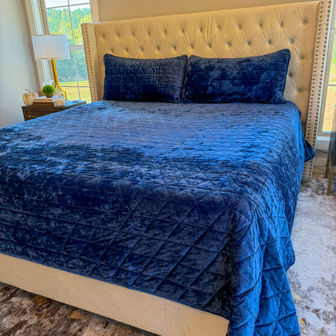 Luxurious Velvet Quilt - RV Fitted or Residential Corners - King and Queen - Washable