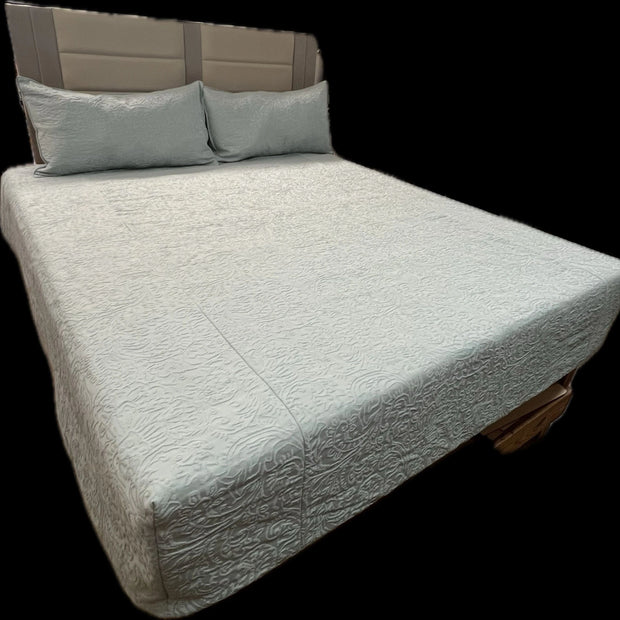 Ocean Springs Bedspread + 2 Pillow Shams