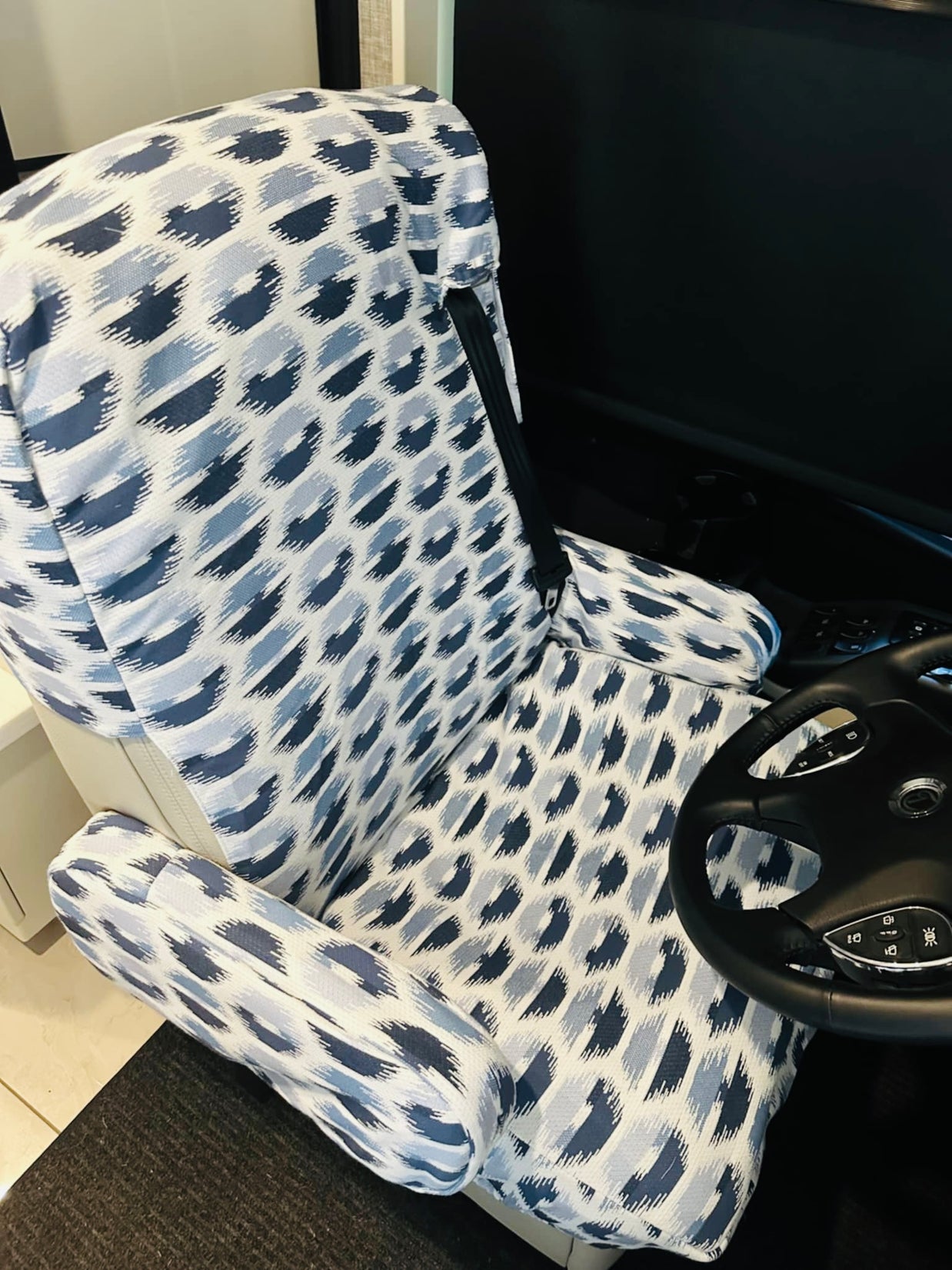 Captain's Chair Cover - PASSENGER SEAT for Tiffin Class A Coaches- per seat DELUXE (Copy)