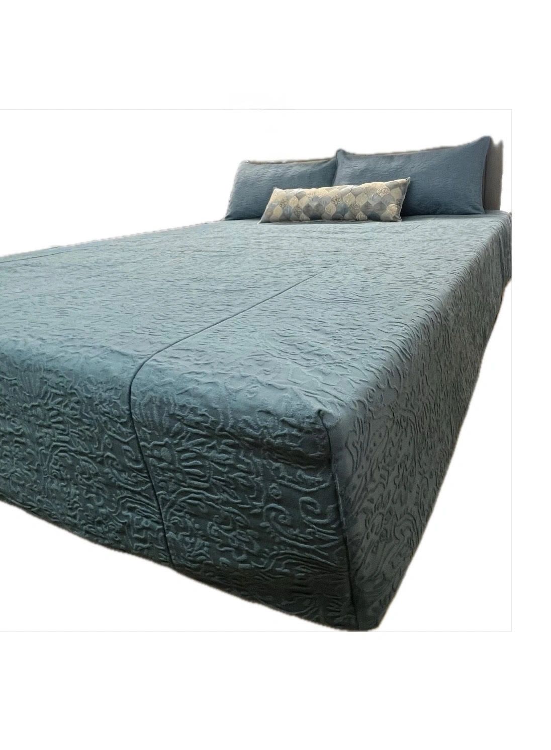 Delta Blues Bedspread + 2 Pillow Shams