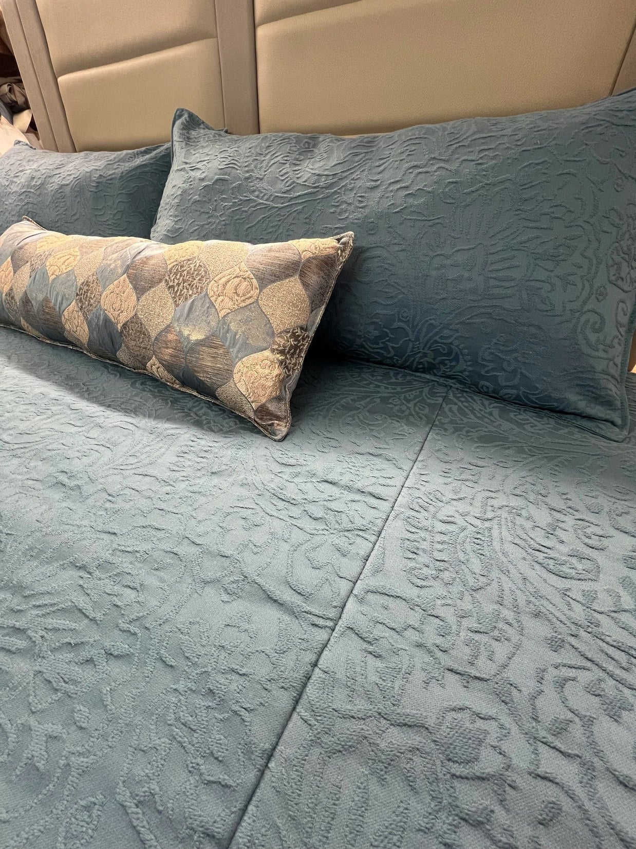 Delta Blues Bedspread + 2 Pillow Shams